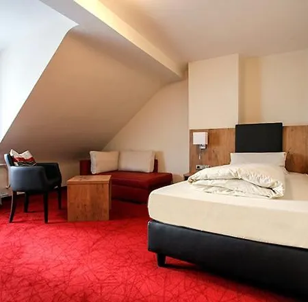 Goldener Stern 3*