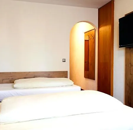 מלון Goldener Stern 3*